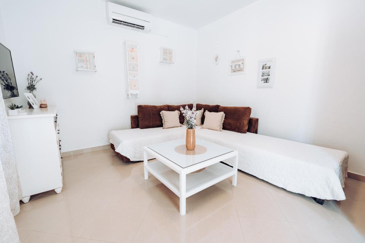 Guest House Sakarun Veli Rat Bagian luar foto