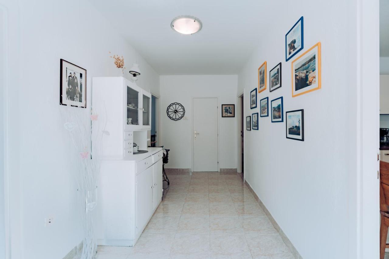 Guest House Sakarun Veli Rat Bagian luar foto