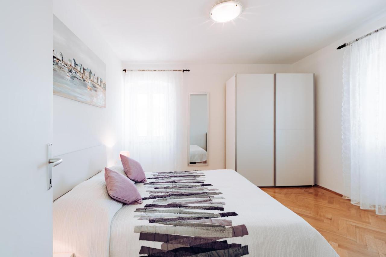 Guest House Sakarun Veli Rat Bagian luar foto